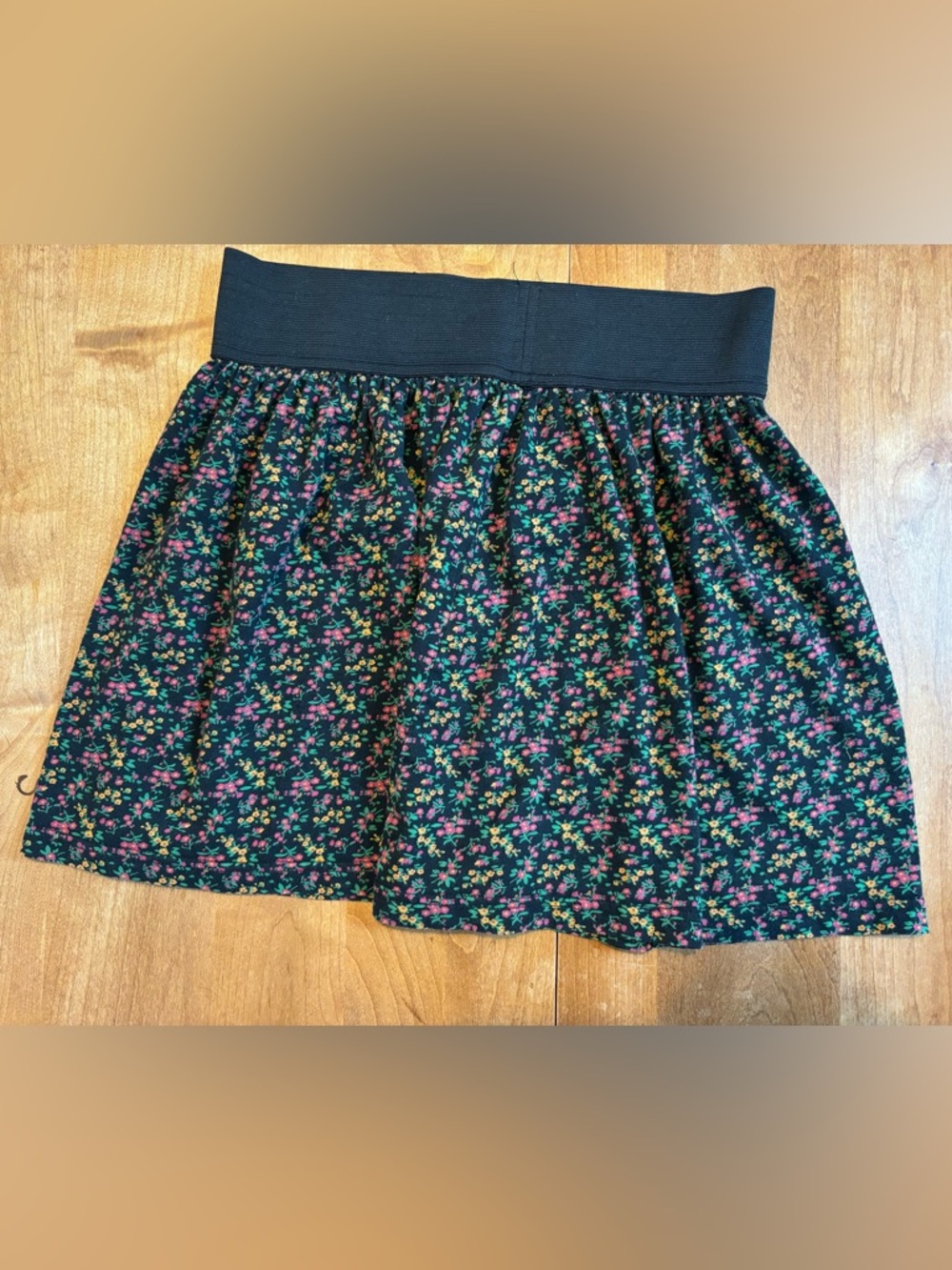 Black Floral Elastic-Waist Skirt